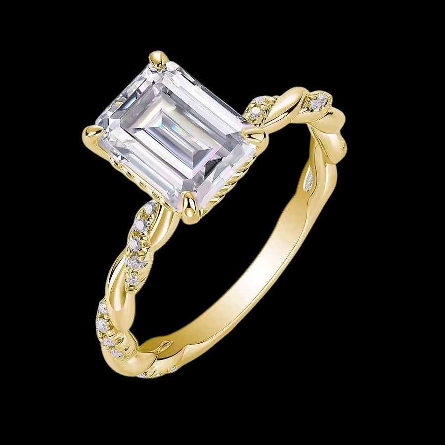 Bague Coupe Émeraude tressée En Moissanite