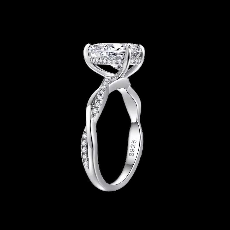 Bague tressée Coupe Pear En Moissanite