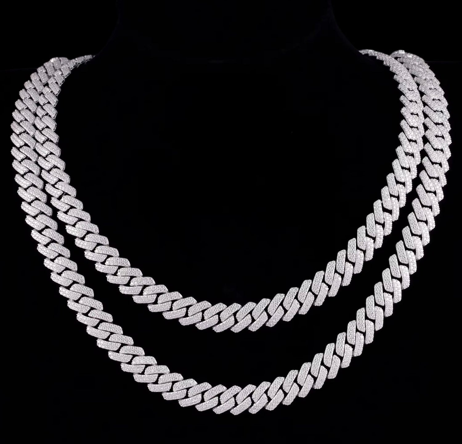 Moissanite-chain-collection Solitaire