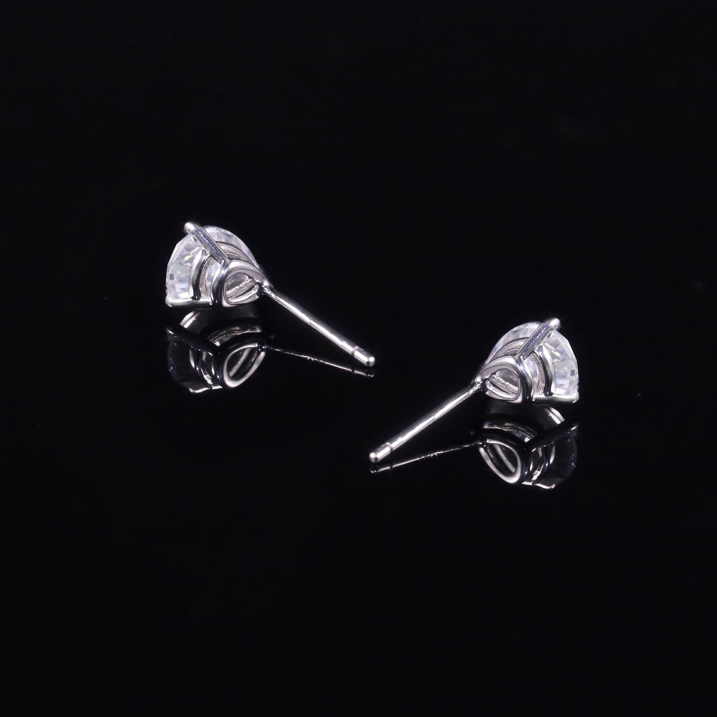 Clous d'oreilles Forme De Perle Moissanite - Solitaire