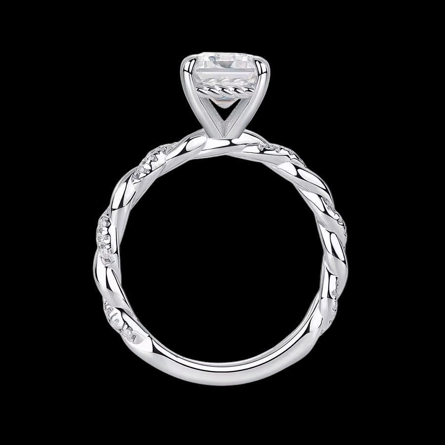 Bague Coupe Émeraude tressée En Moissanite