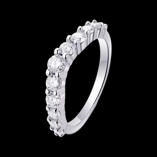 Bague Couronnée En Moissanite