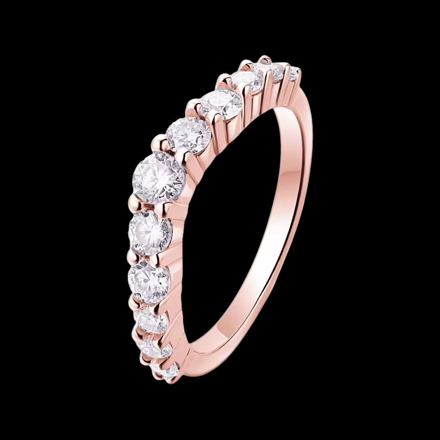 Bague Couronnée En Moissanite