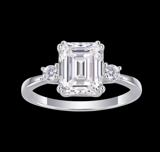 Bague Coupe Émeraude & Ronde En Moissanite