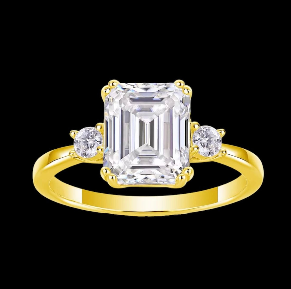 Bague Coupe Émeraude & Ronde En Moissanite