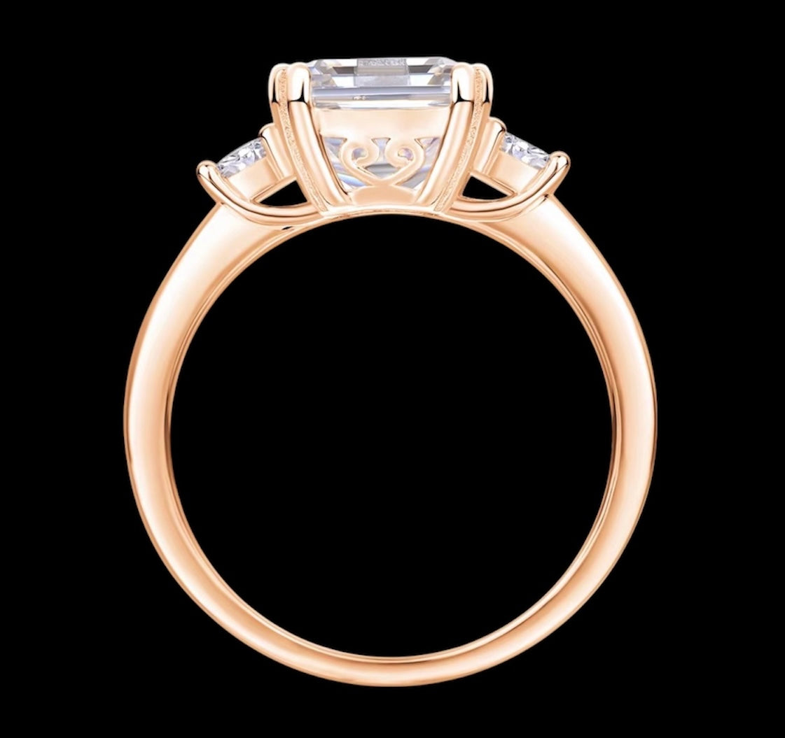 Bague Coupe Émeraude & Ronde En Moissanite