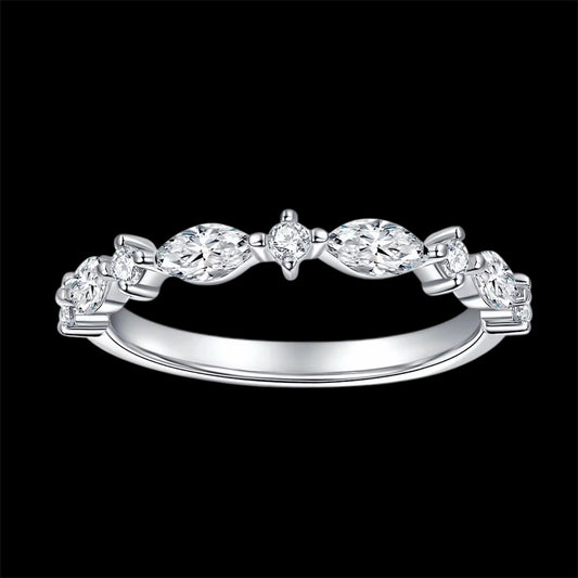 Bague Coupe Marquise Et Ronde En Moissanite