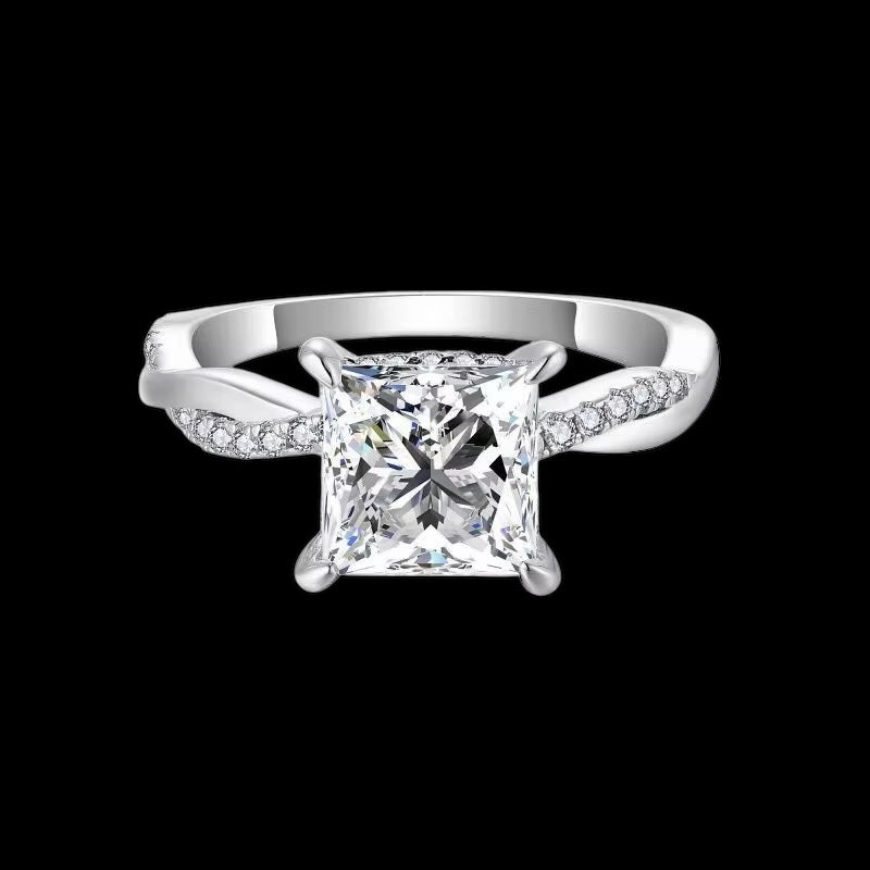 Bague Tressée Coupe Princess En Moissanite