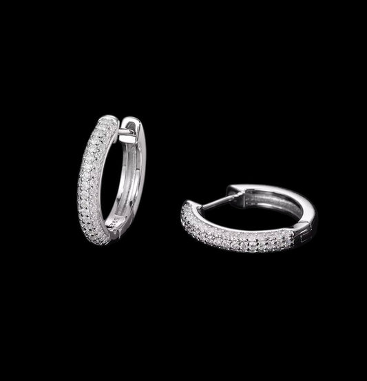Boucles d'Oreilles Huggies En Moissanite - Solitaire