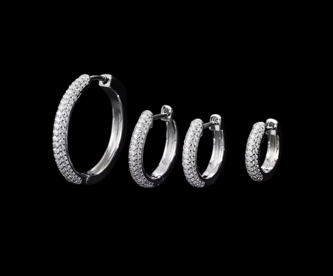 Boucles d'Oreilles Huggies En Moissanite - Solitaire