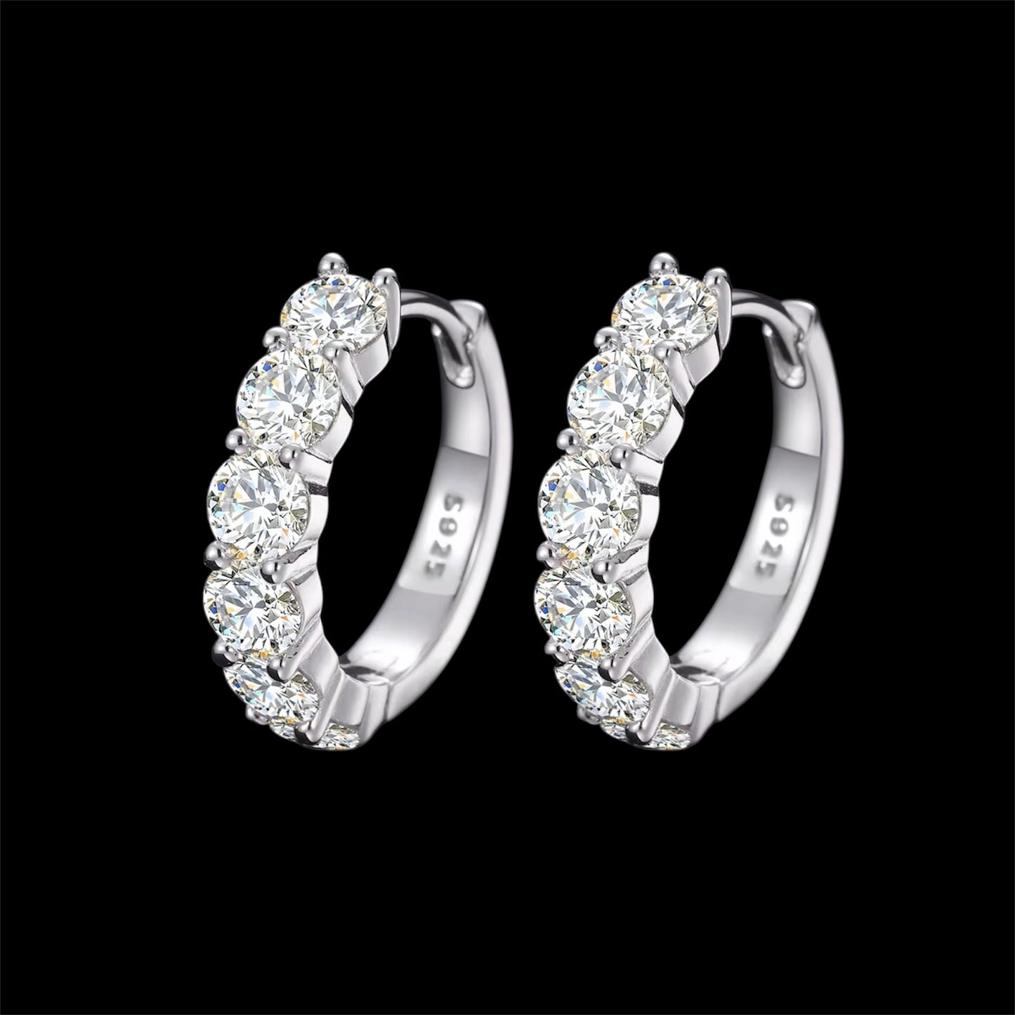 Boucles d'oreilles Huggies 1 Row En Moissanite - Solitaire