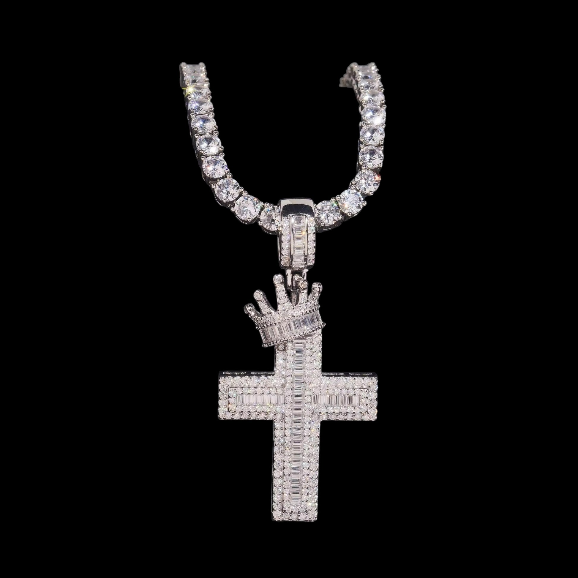 Pendentif Croix Royale Couronnée En Moissanite - Solitaire