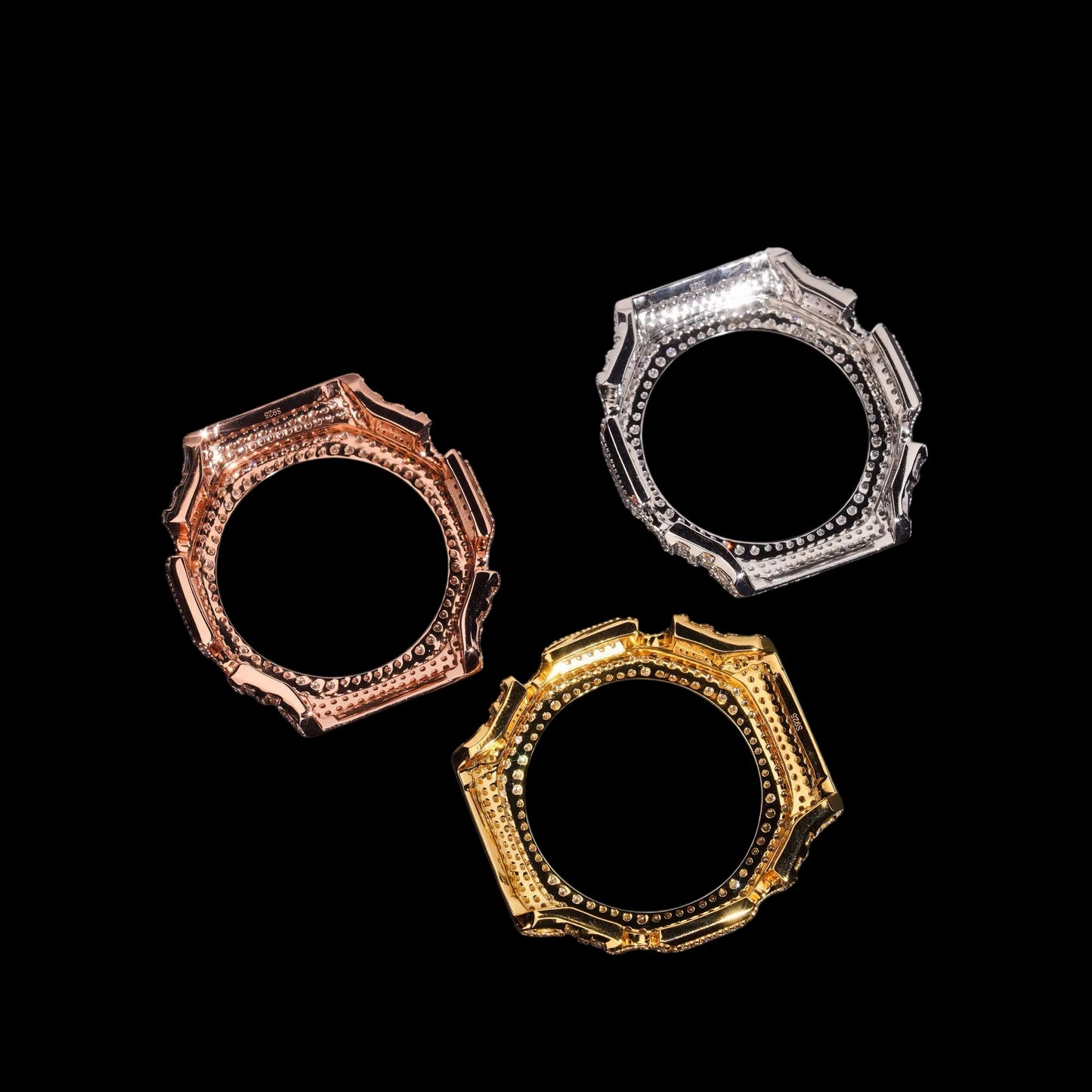 Bezel Signature Solitaire Iced Out - Solitaire